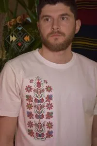 mujka-teniska-byala-shevici